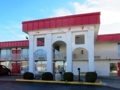 Econo West I-24