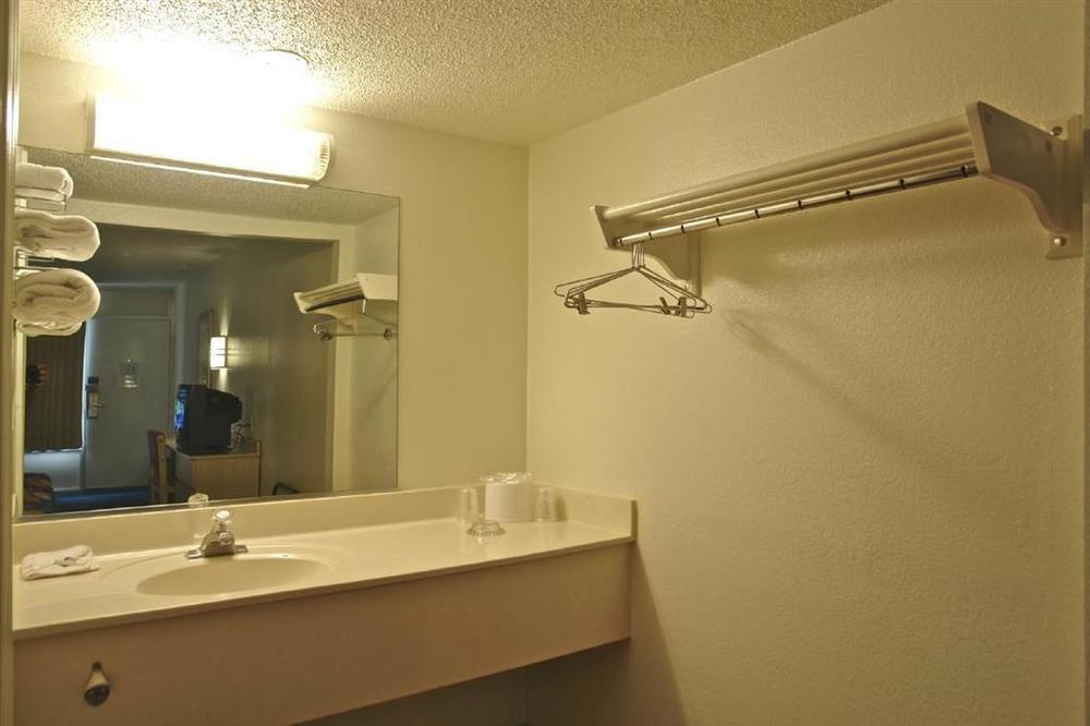 Hotel Econo West I-24 Paducah